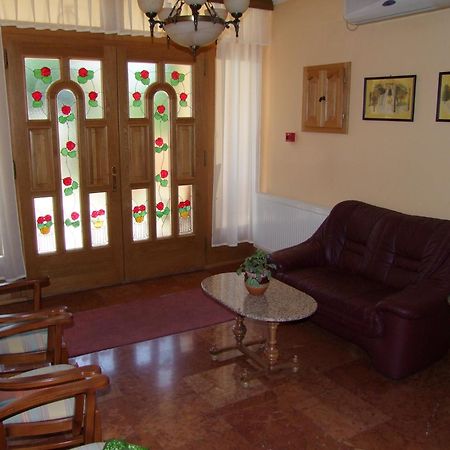 Julia Panzio Bed & Breakfast Hajduszoboszlo Bagian luar foto