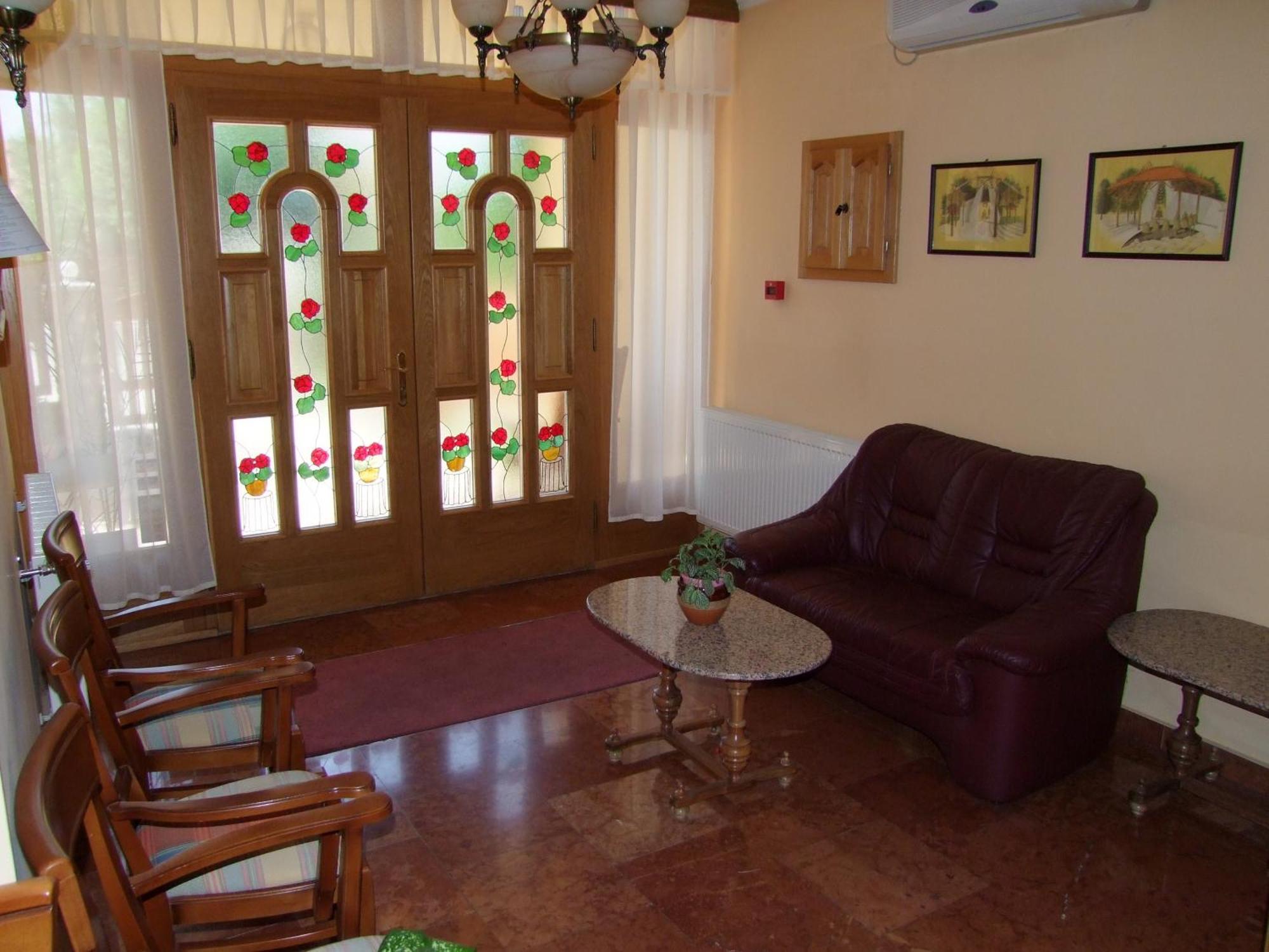 Julia Panzio Bed & Breakfast Hajduszoboszlo Bagian luar foto