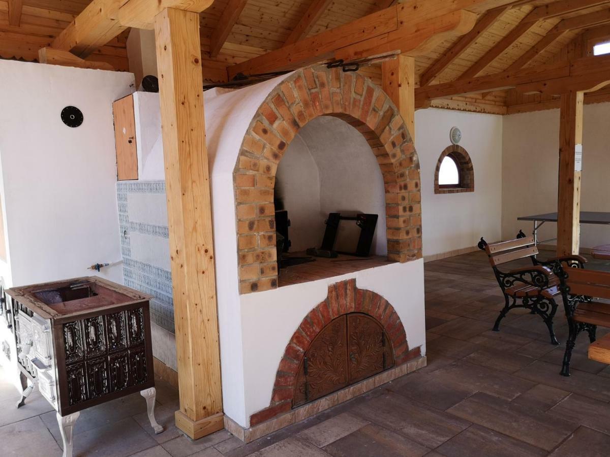 Julia Panzio Bed & Breakfast Hajduszoboszlo Bagian luar foto