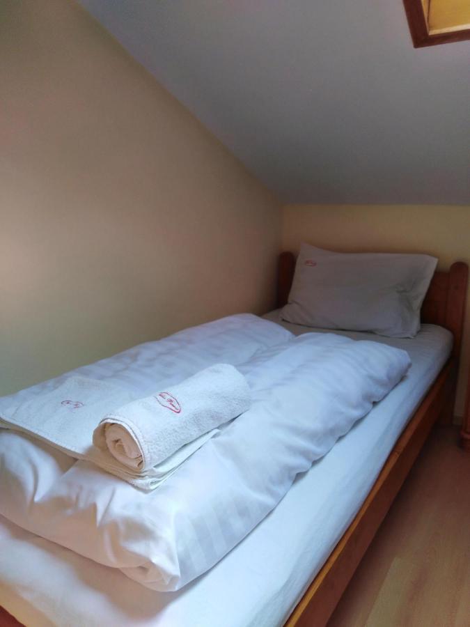 Julia Panzio Bed & Breakfast Hajduszoboszlo Bagian luar foto