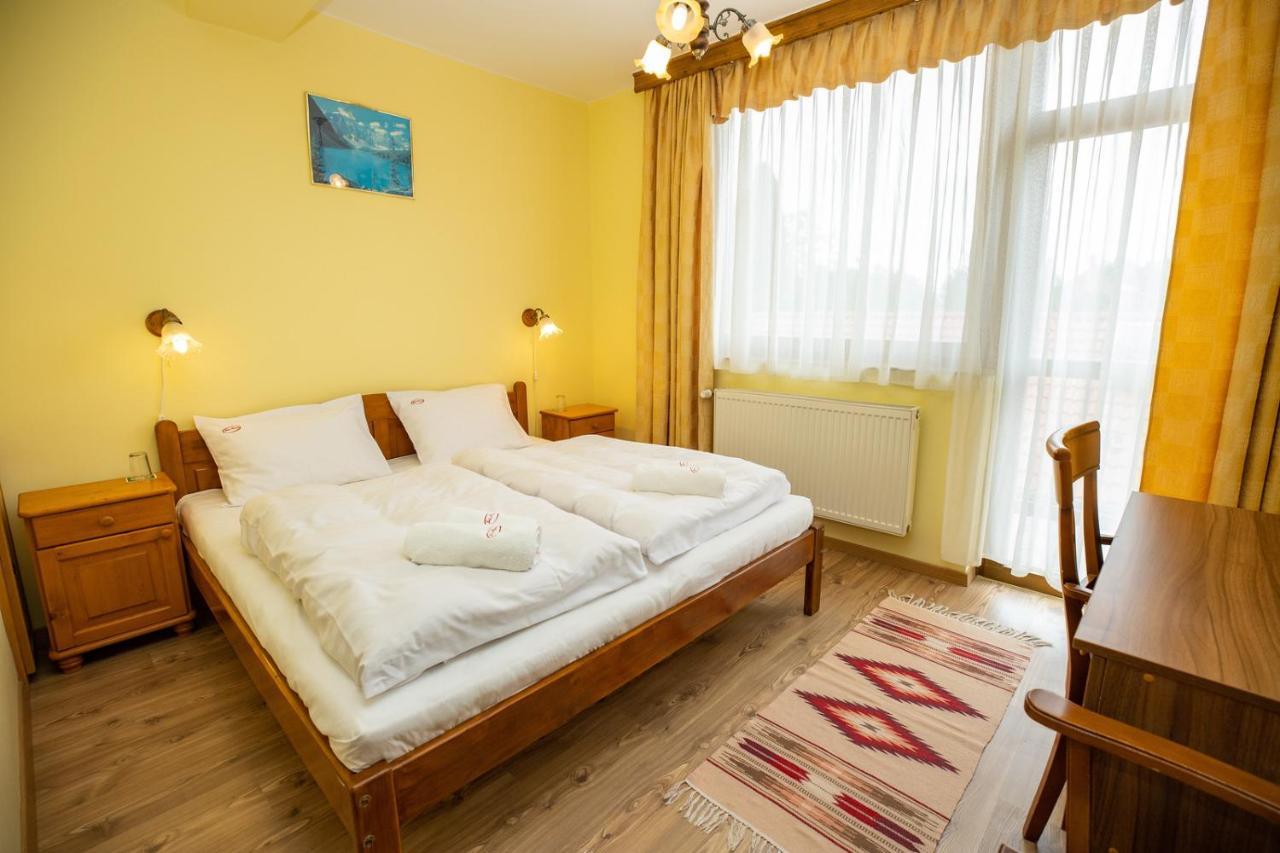 Julia Panzio Bed & Breakfast Hajduszoboszlo Bagian luar foto